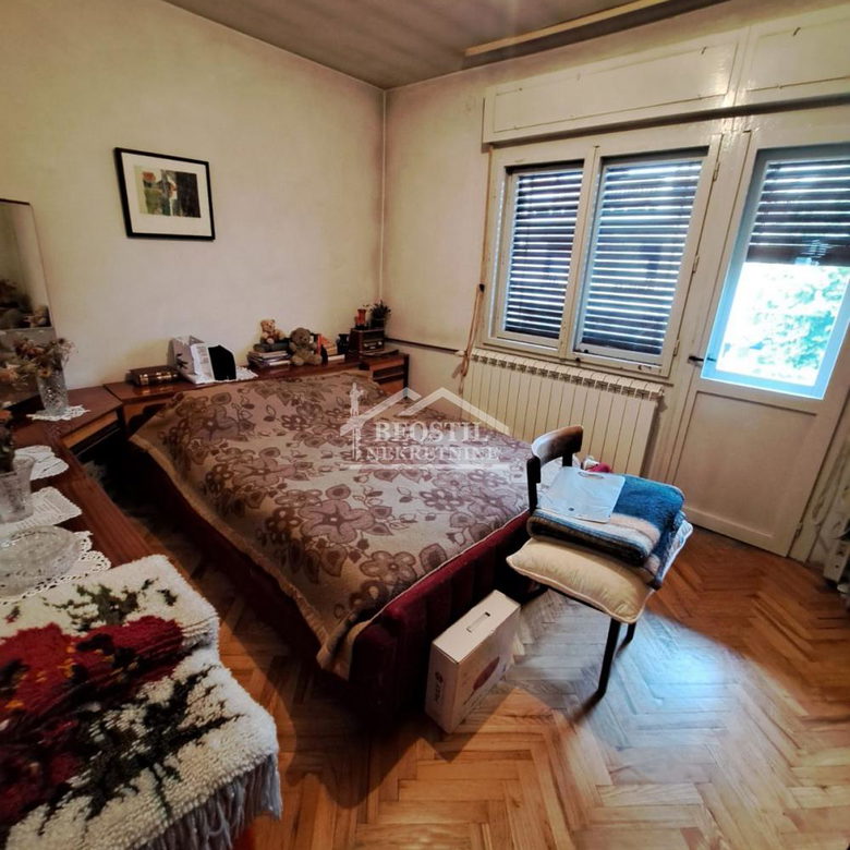 Kuća Prodaja Beograd Centar (Voždovac) 180 m2