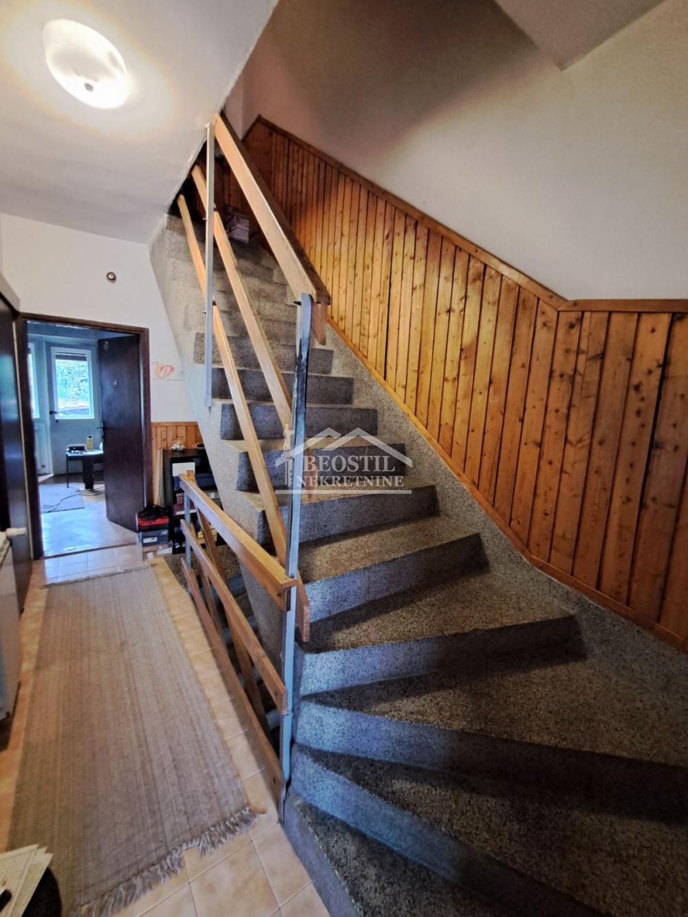 Kuća Prodaja Beograd Kuća Prodaja Beograd Centar (Voždovac) 180 m2