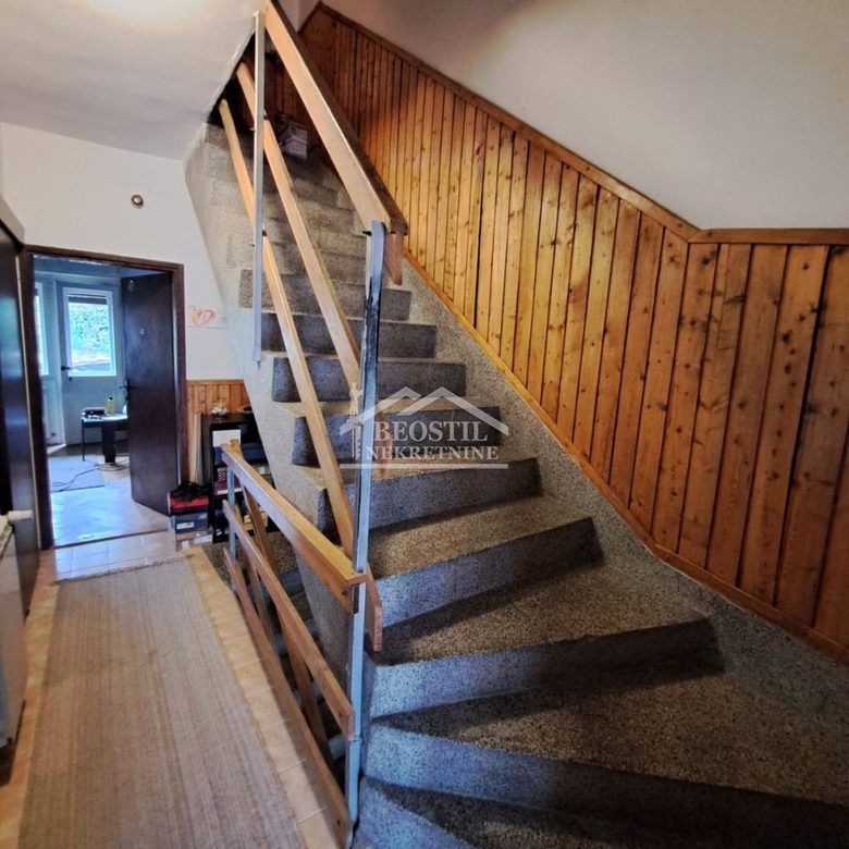 Kuća Prodaja Beograd Centar (Voždovac) 180 m2