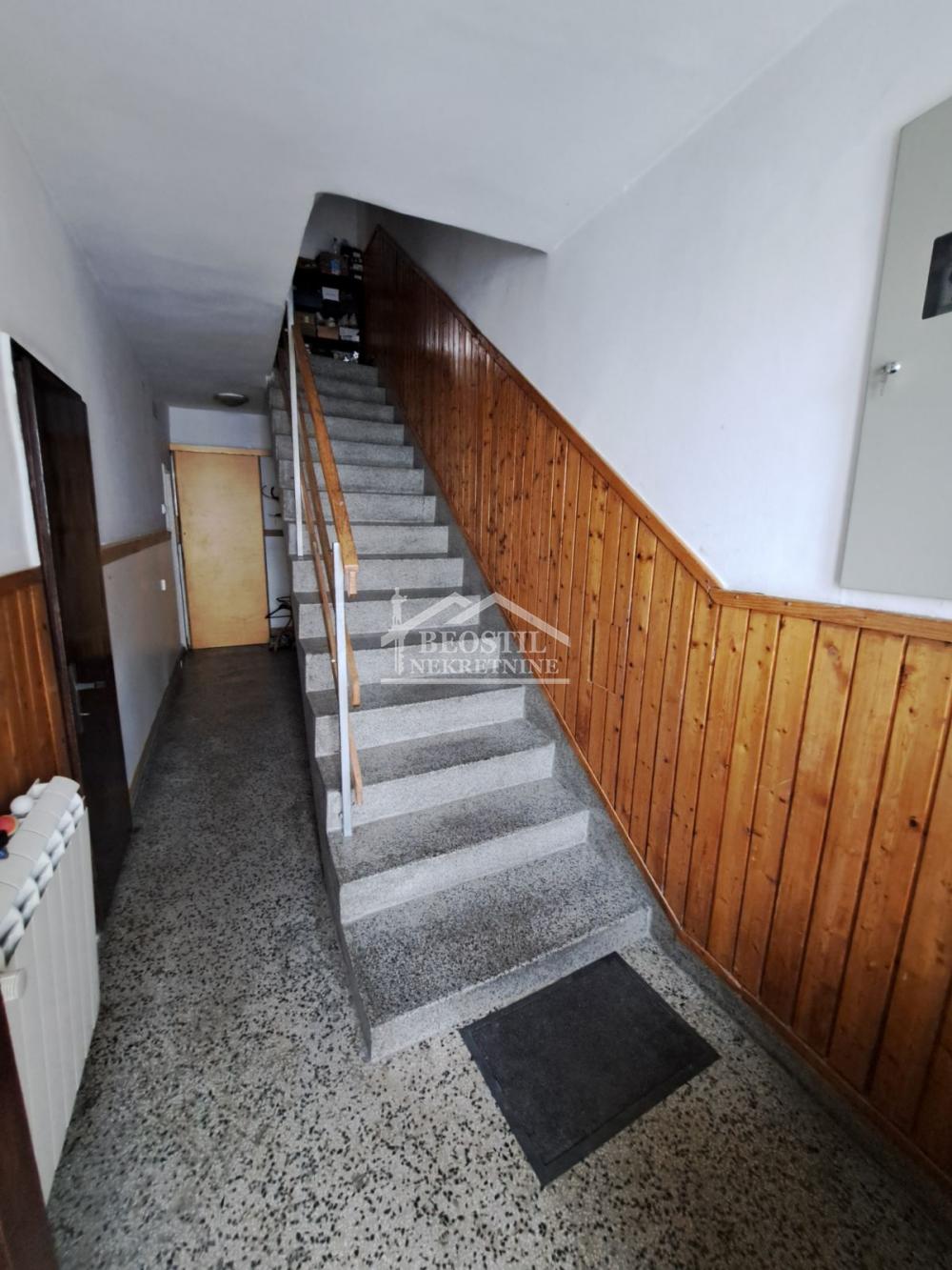 Kuća Prodaja Beograd Kuća Prodaja Beograd Centar (Voždovac) 180 m2