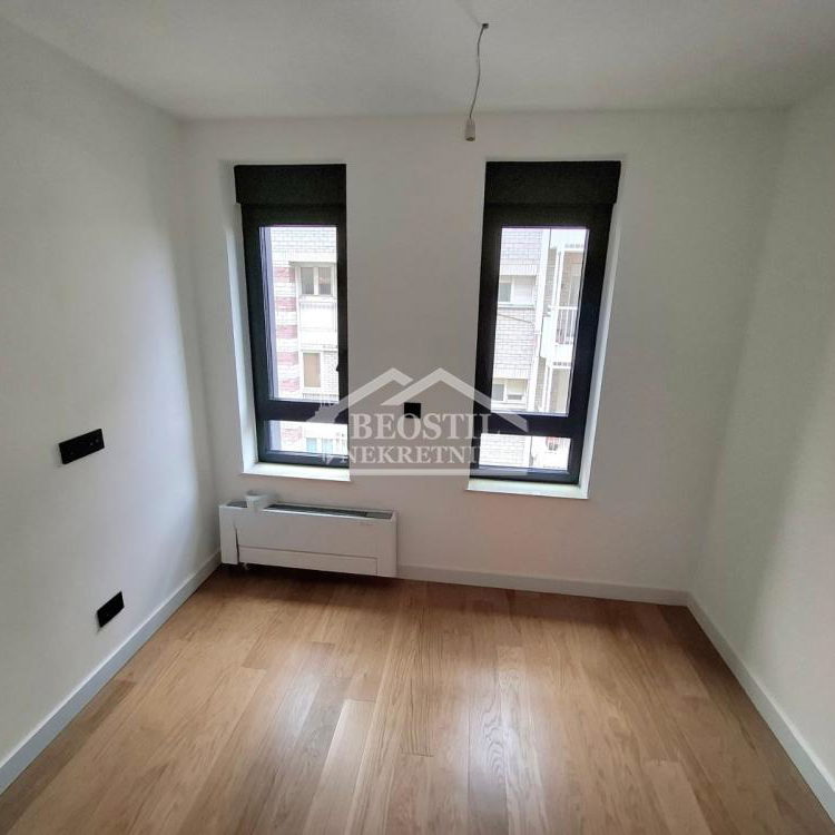 Četvorosoban stan na prodaju, Banovo Brdo, Beograd, 112m², 336.000 €