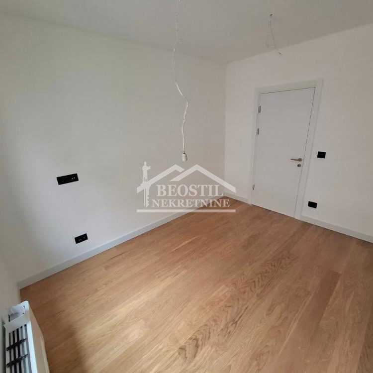 Četvorosoban stan na prodaju, Banovo Brdo, Beograd, 112m², 336.000 €