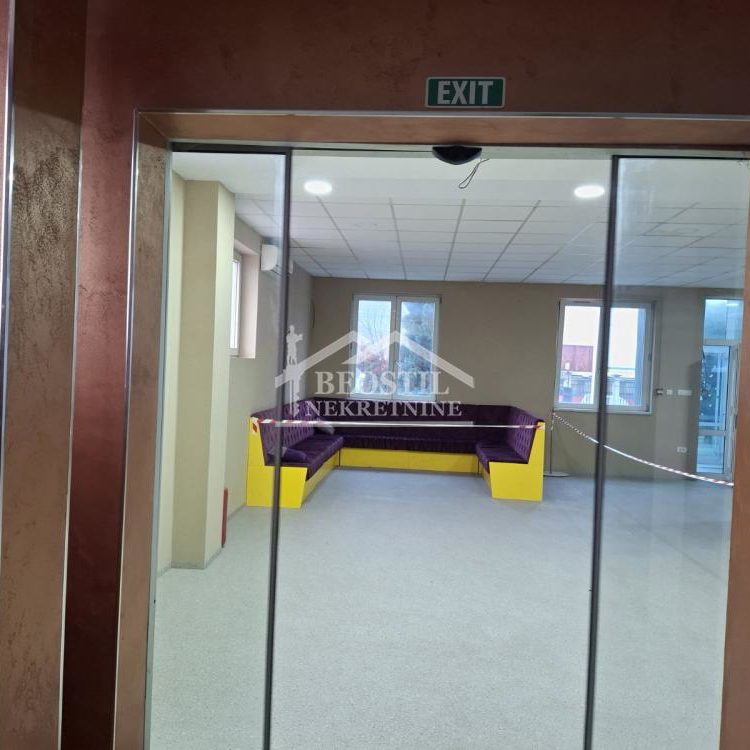 Lokal za izdavanje, Ledine, Beograd, 400m², 4.000 €/mes