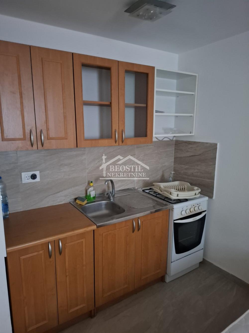 Lokal Izdavanje Beograd Ledine 400 m2