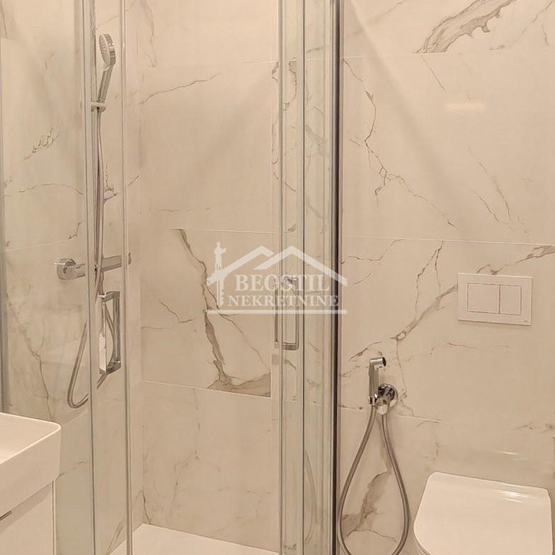 Četvorosoban stan na prodaju, Beograd Centar, Beograd, 133m², 1.100.000 €