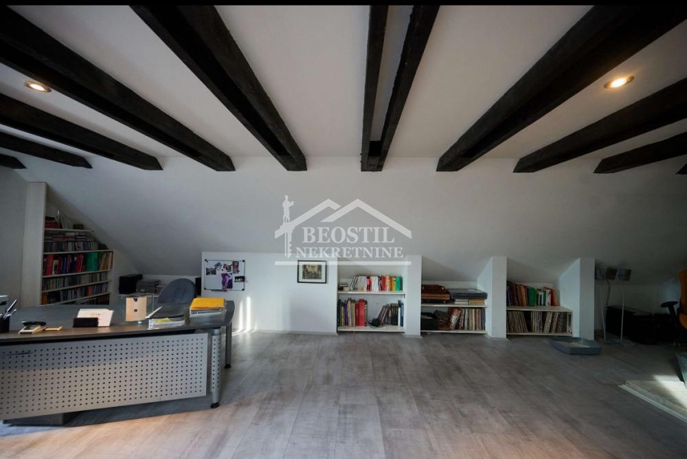 132024735_11_20251230175201 Kuća na prodaju, Centar, Kikinda, 304m², 350.000 €