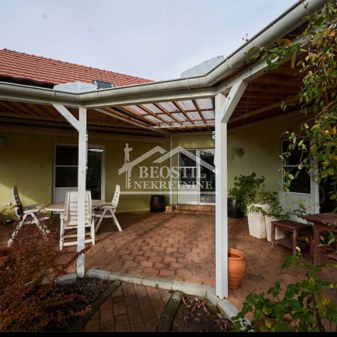 Kuća na prodaju, Centar, Kikinda, 304m², 350.000 €