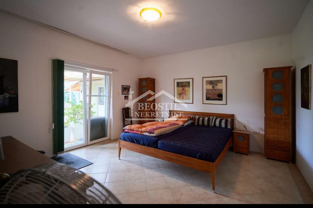 132024735_3_20251230175200 Kuća na prodaju, Centar, Kikinda, 304m², 350.000 €