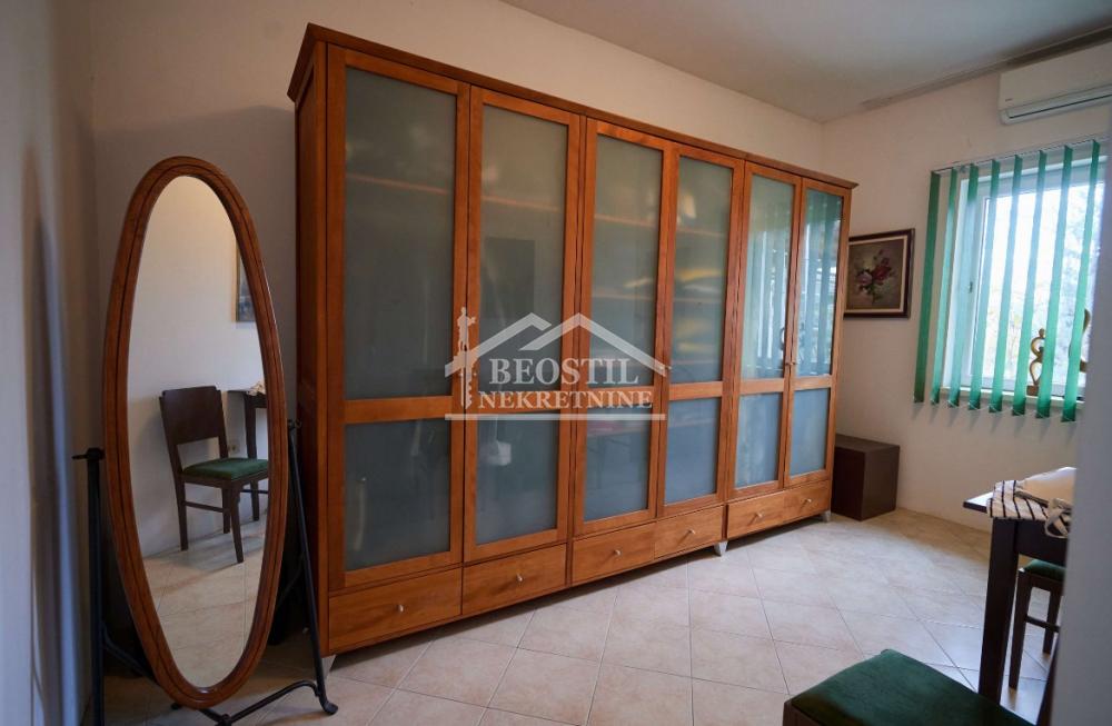 132024735_5_20251230175200 Kuća na prodaju, Centar, Kikinda, 304m², 350.000 €