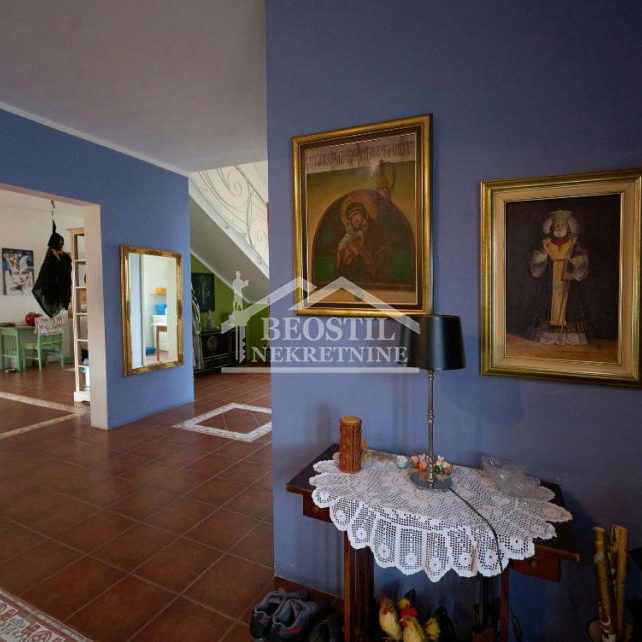 Kuća Prodaja Kikinda  304 m2