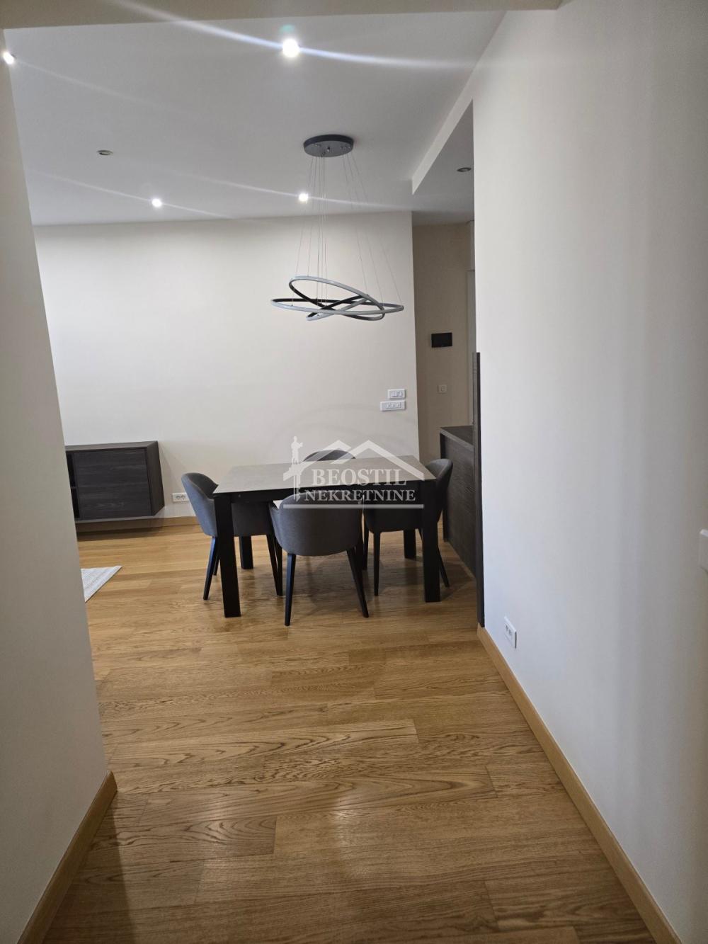 Stan Izdavanje Beograd Blok 32 90 m2