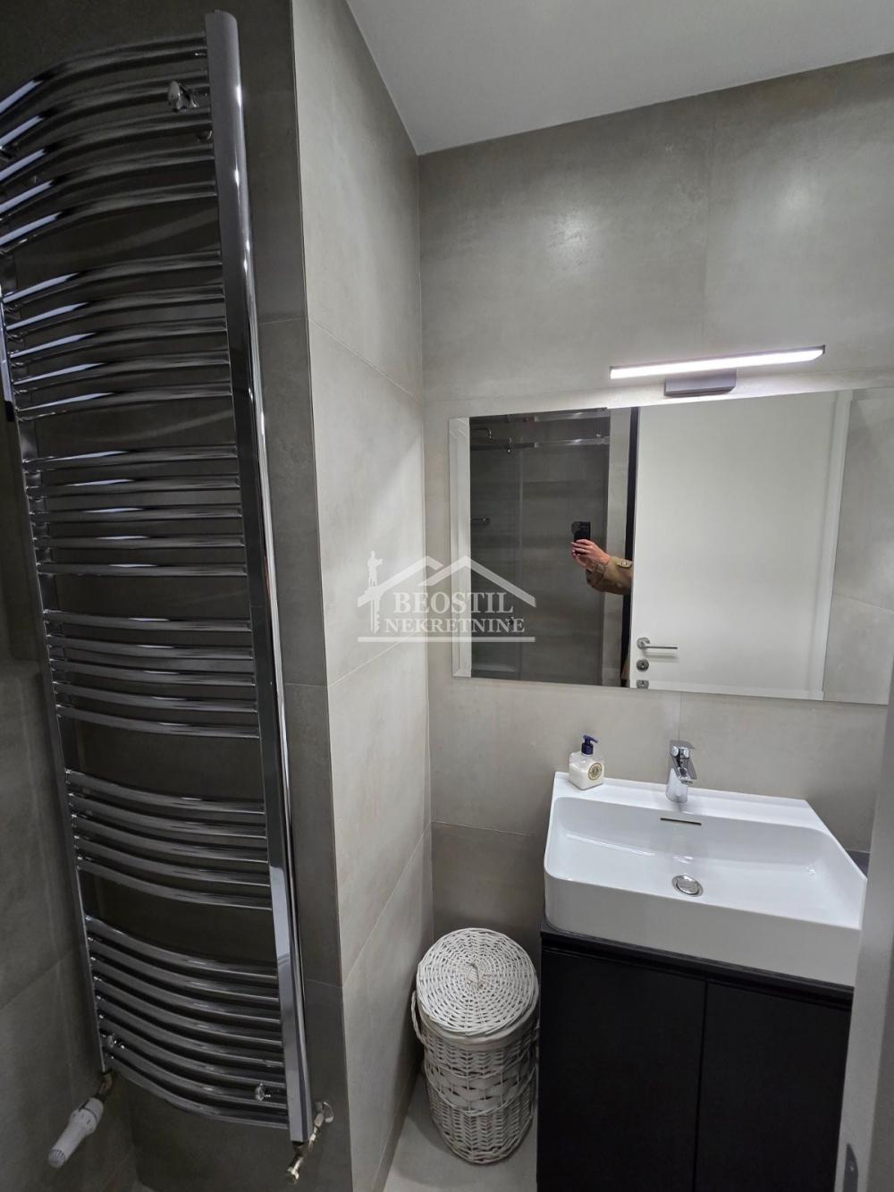 Stan Izdavanje Beograd Blok 32 90 m2