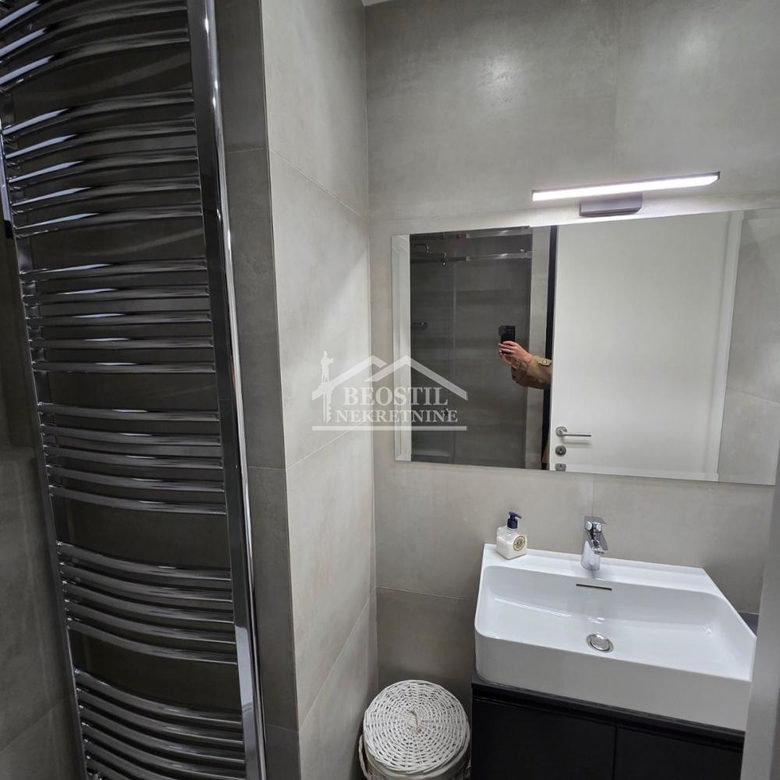 Stan Izdavanje Beograd Blok 32 90 m2