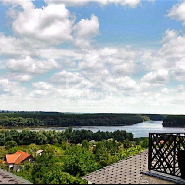 Kuća na prodaju, Banoštor, Beočin, 300m², 260.000 €
