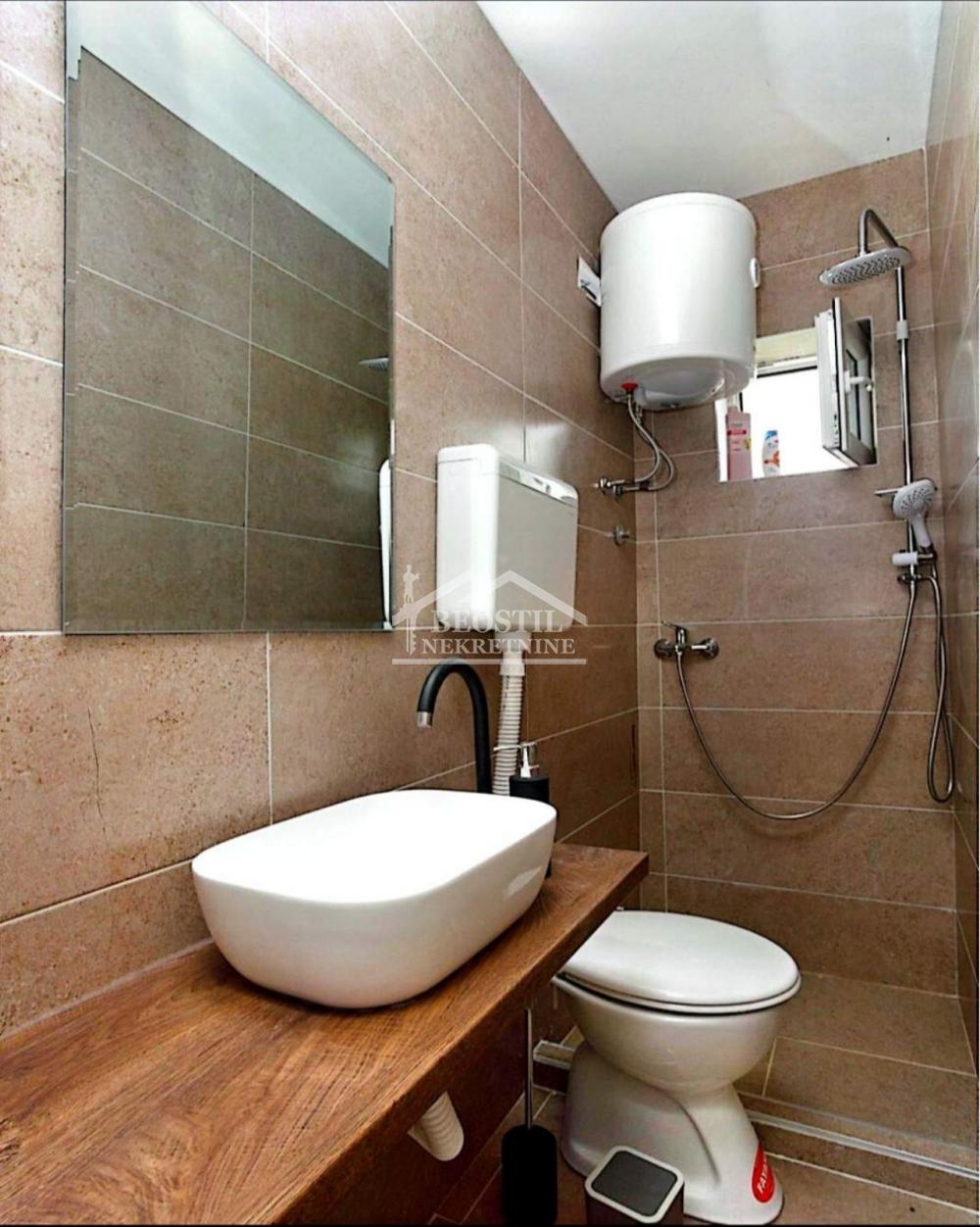 132024854_14_20260306130432 Kuća na prodaju, Banoštor, Beočin, 300m², 260.000 €