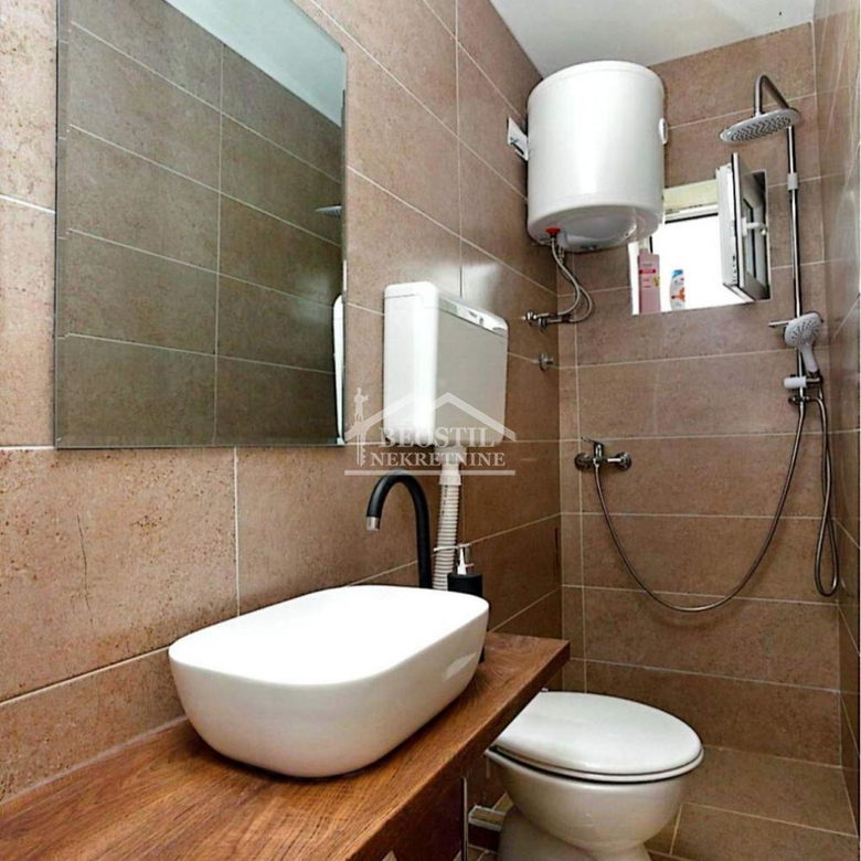 Kuća na prodaju, Banoštor, Beočin, 300m², 260.000 €