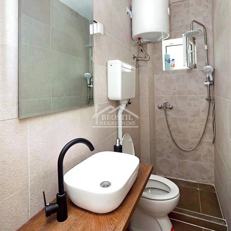 Kuća na prodaju, Banoštor, Beočin, 300m², 260.000 €