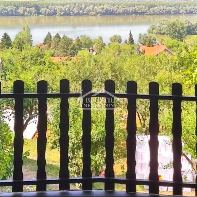 Kuća Prodaja Beočin  300 m2