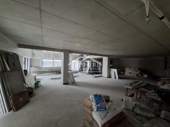 Lokal Prodaja Beograd Banovo Brdo 371.73 m2