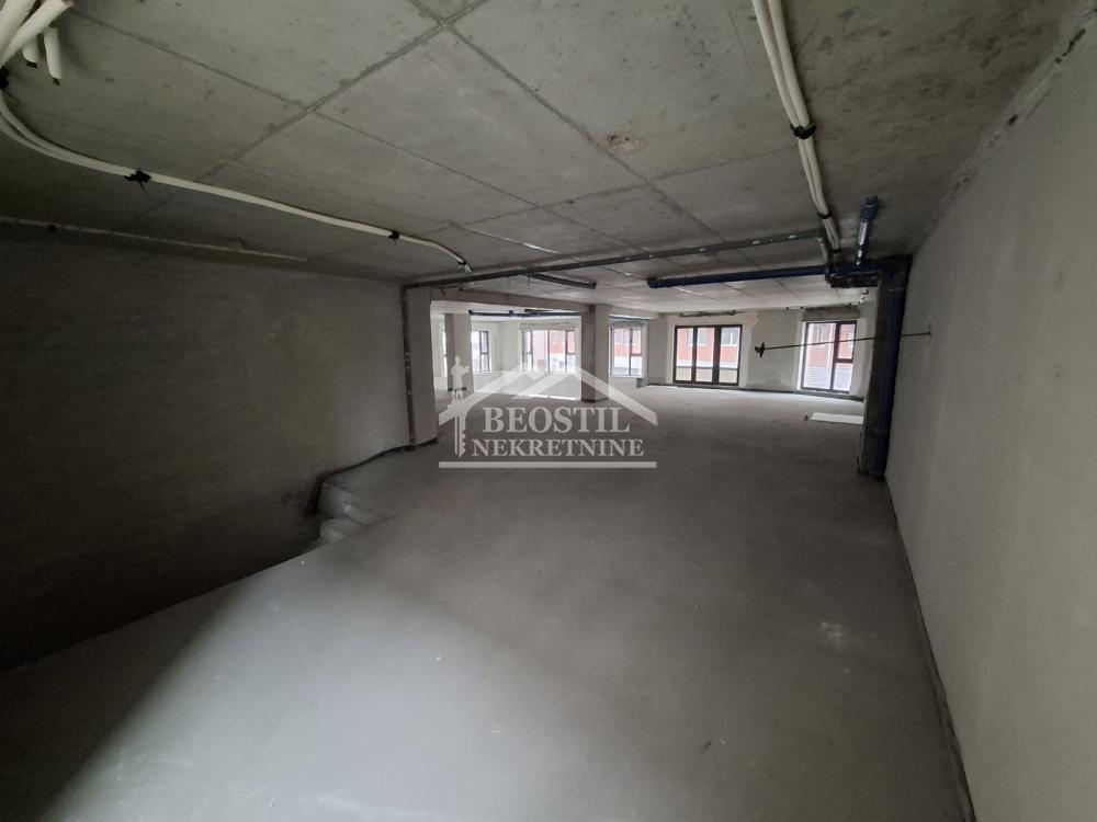 Lokal Prodaja Beograd Banovo Brdo 371.73 m2