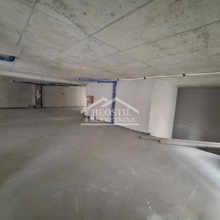 Lokal Prodaja Beograd Banovo Brdo 371.73 m2