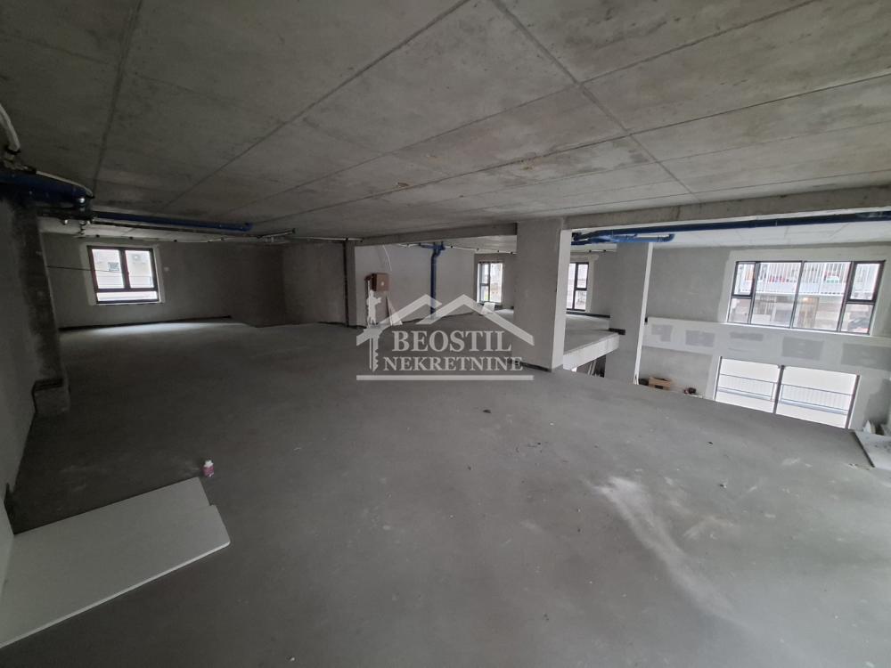Lokal Prodaja Beograd Banovo Brdo 371.73 m2