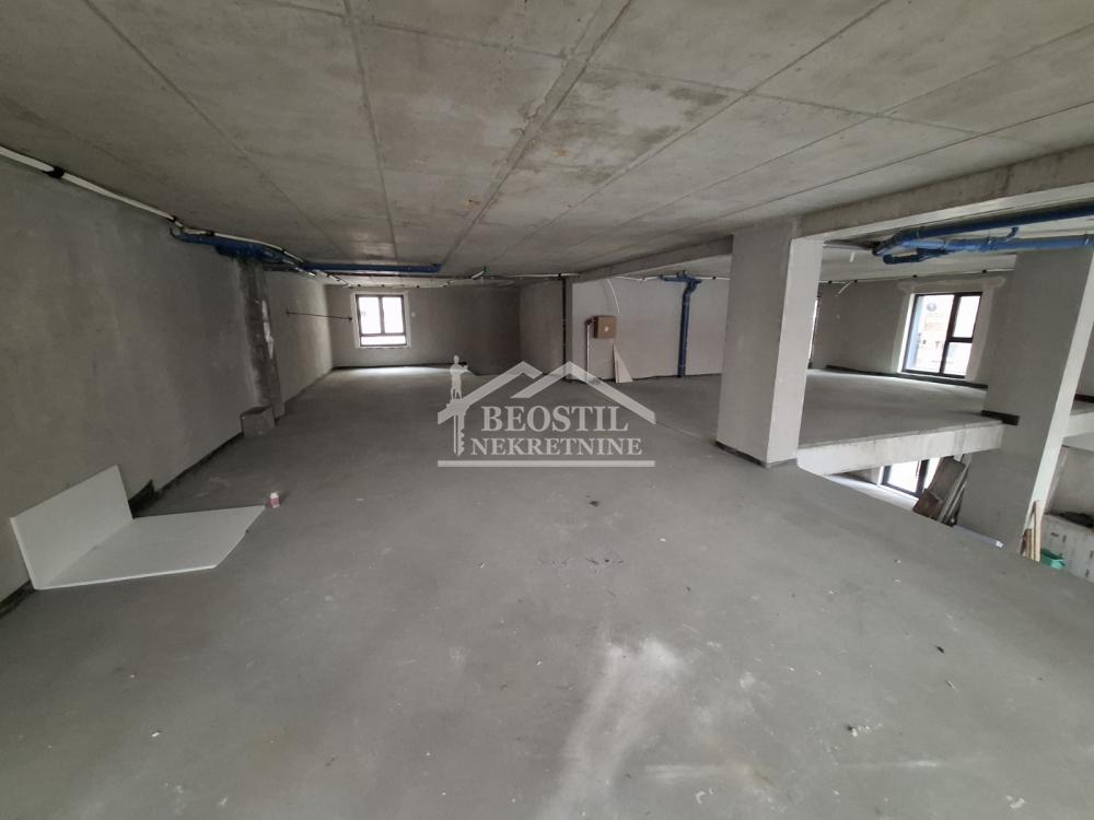 Lokal Prodaja Beograd Banovo Brdo 371.73 m2