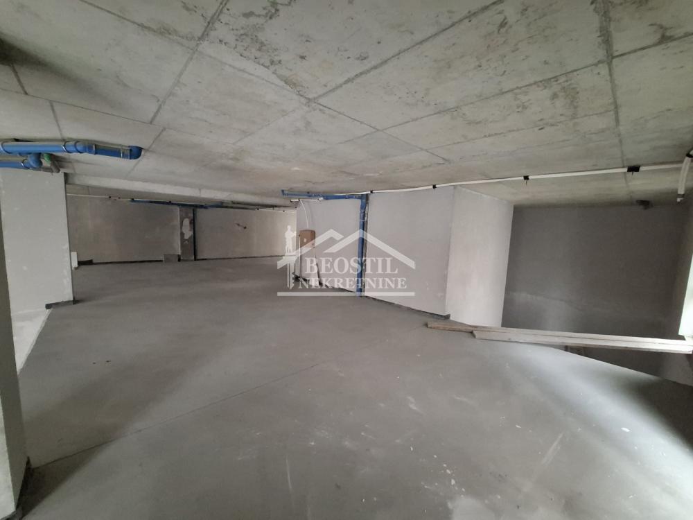 Lokal Prodaja Beograd Banovo Brdo 371.73 m2