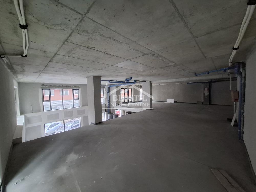 Lokal Prodaja Beograd Banovo Brdo 371.73 m2