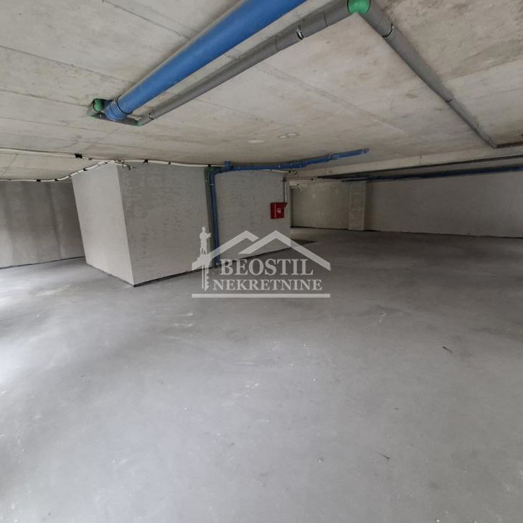 Lokal Prodaja Beograd Banovo Brdo 630 m2