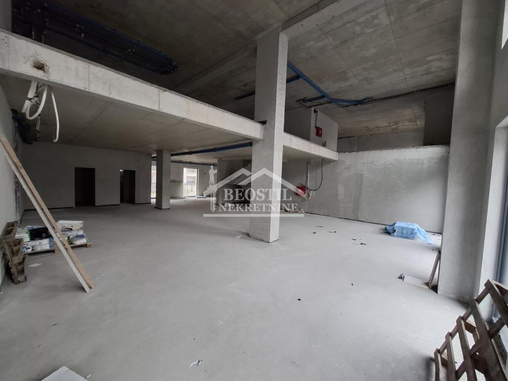 Lokal Prodaja Beograd Banovo Brdo 630 m2