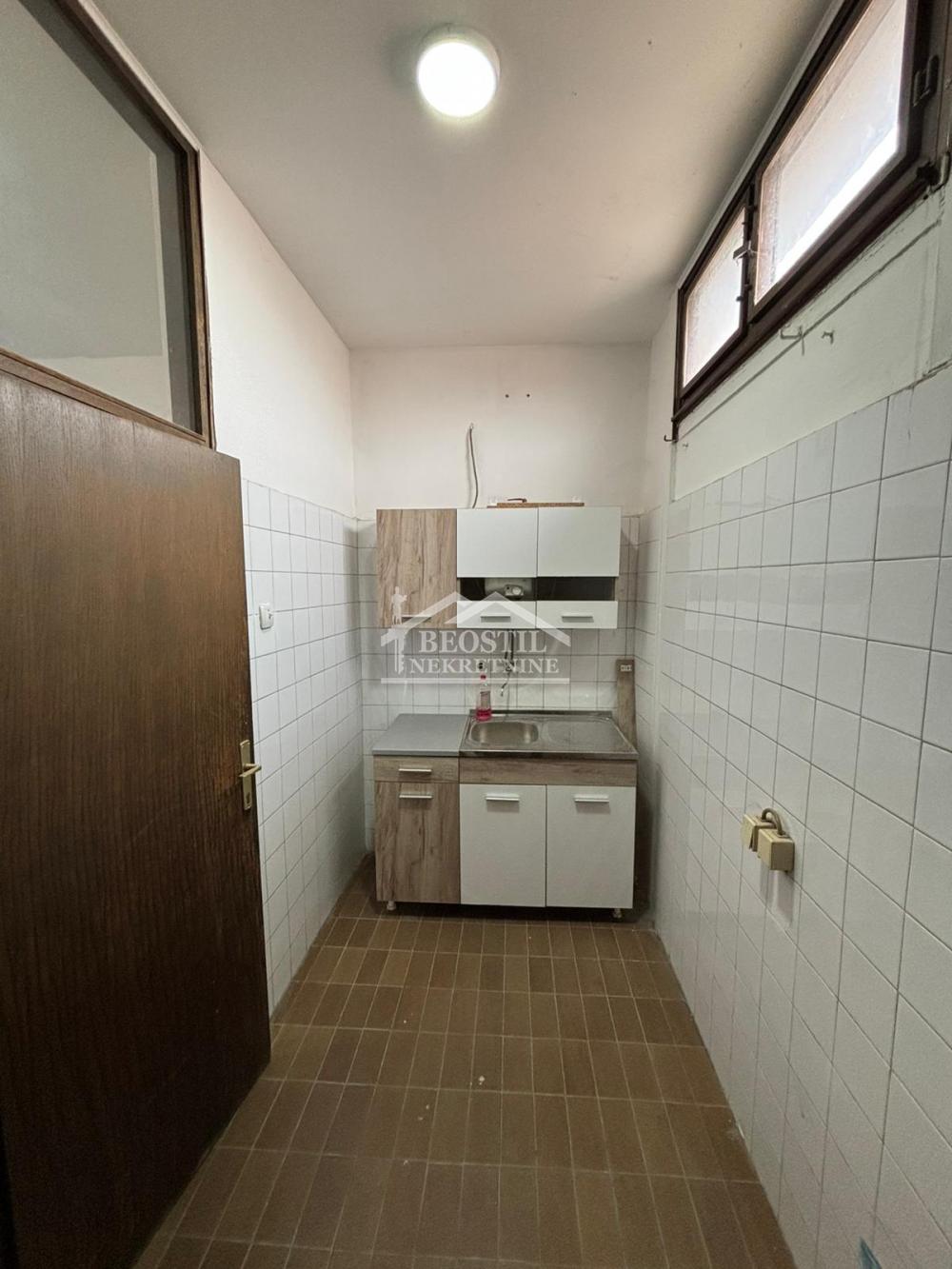 Lokal Izdavanje Beograd Kluz 259.96 m2