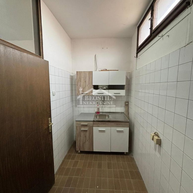 Lokal Izdavanje Beograd Kluz 259.96 m2