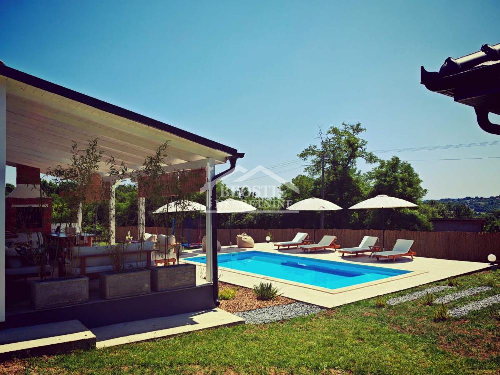 Kuća na prodaju, Guncati, Beograd, 131m², 278.000 €
