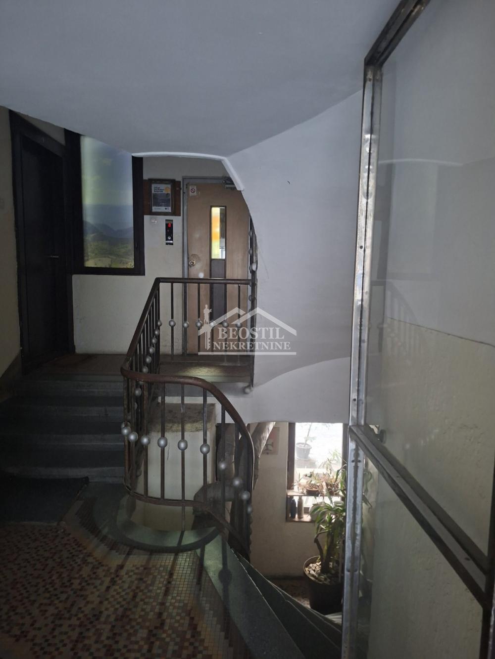 Trosoban stan na prodaju, Centar, Beograd, 74m², 200.000 €