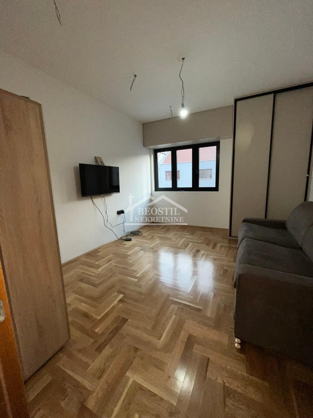 Četvorosoban stan na prodaju, Centar, Smederevo, 130m², 175.000 €