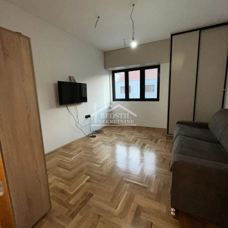 Četvorosoban stan na prodaju, Centar, Smederevo, 130m², 175.000 €