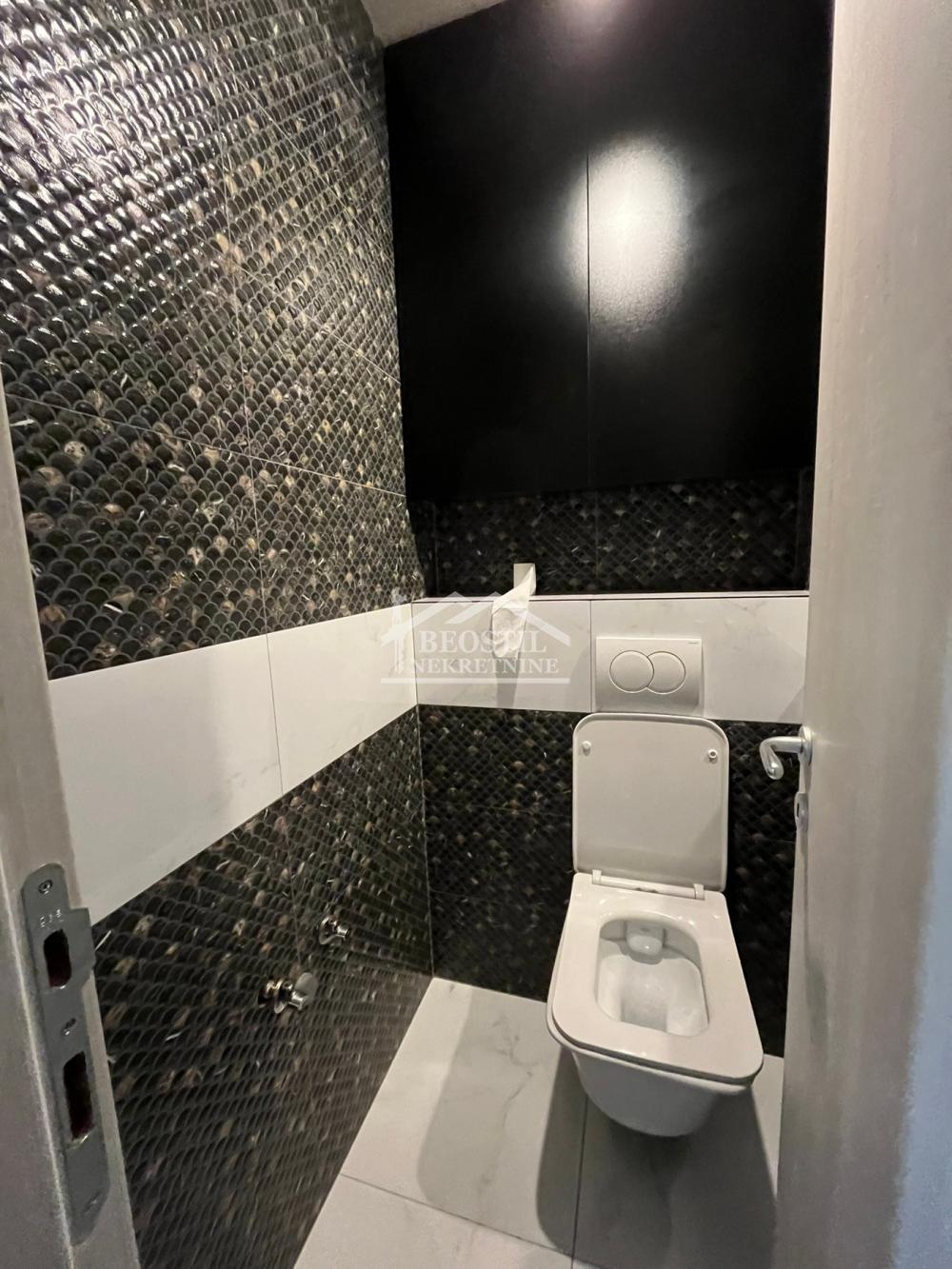 Četvorosoban stan na prodaju, Centar, Smederevo, 130m², 175.000 €