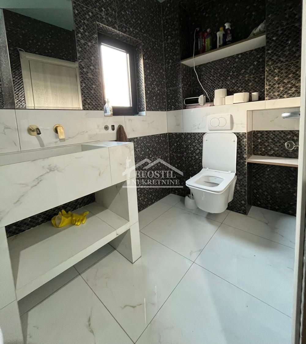 Četvorosoban stan na prodaju, Centar, Smederevo, 130m², 175.000 €