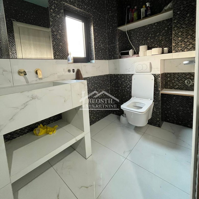 Četvorosoban stan na prodaju, Centar, Smederevo, 130m², 175.000 €