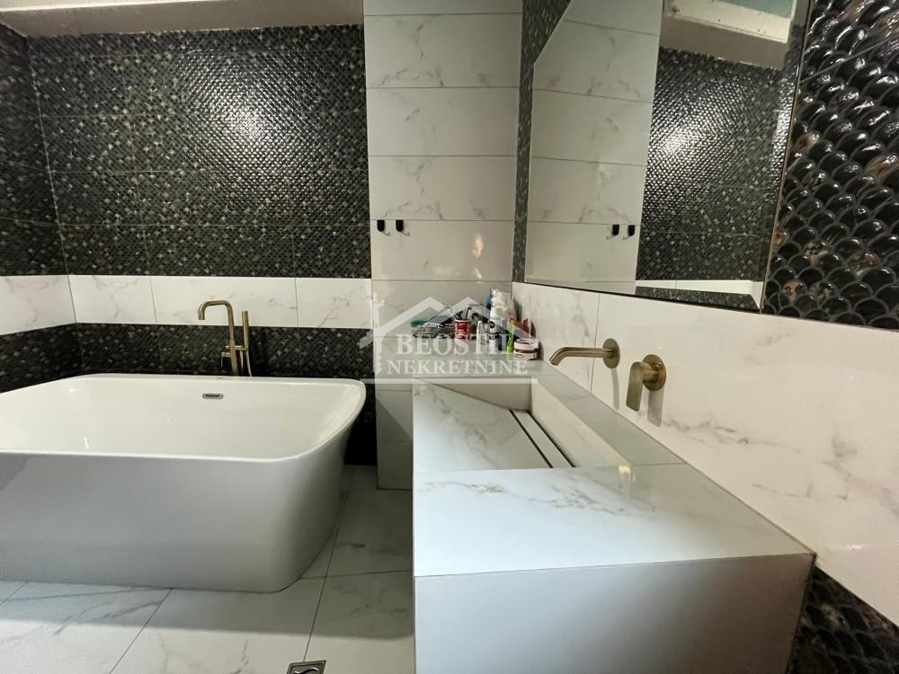 Četvorosoban stan na prodaju, Centar, Smederevo, 130m², 175.000 €