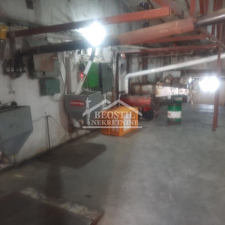 Lokal Prodaja Beograd Umčari 800 m2