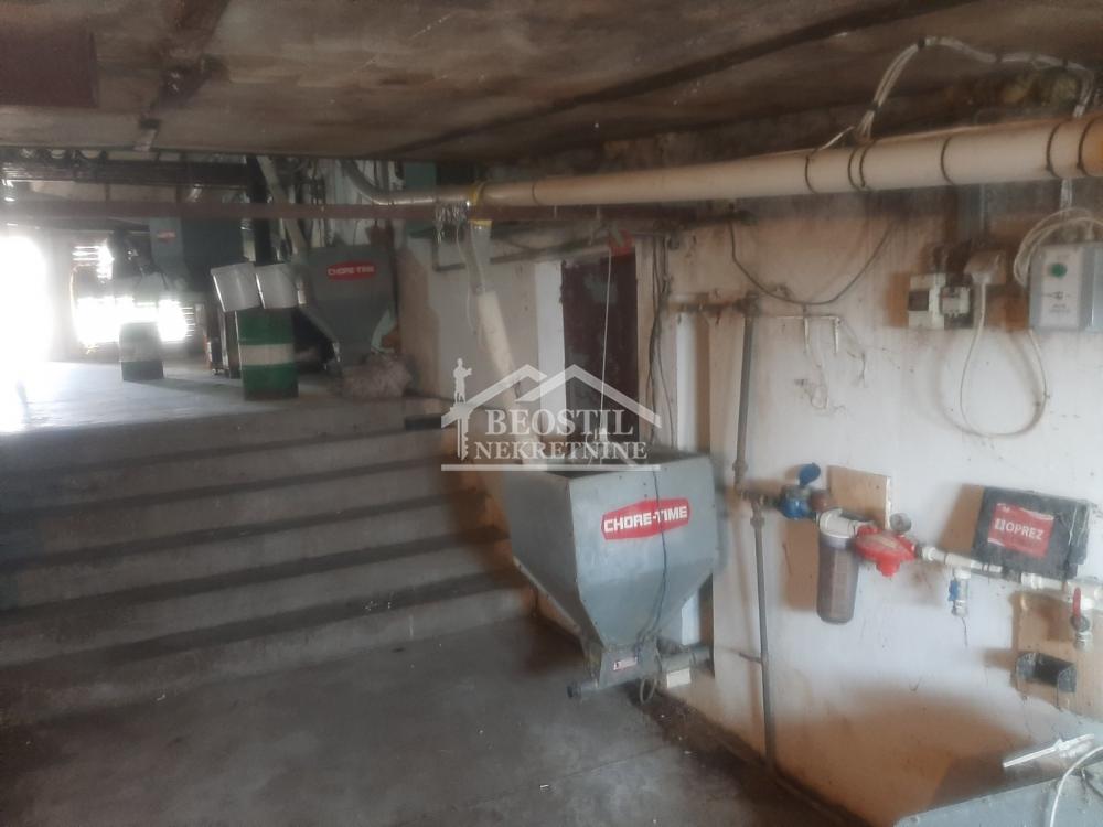 Lokal Prodaja Beograd Umčari 800 m2