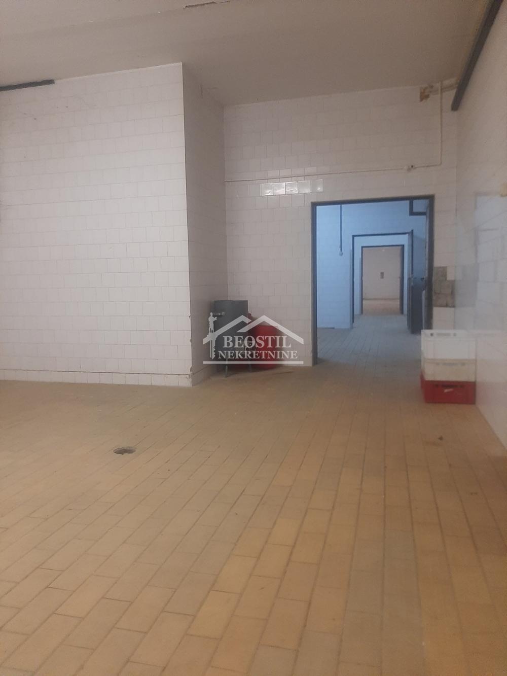 Lokal Prodaja Beograd Umčari 400 m2