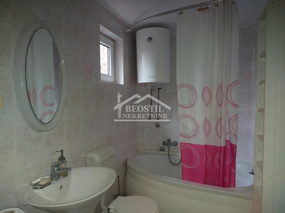 Trosoban stan na prodaju, Hram Svetog Save, Beograd, 85m², 275.000 €