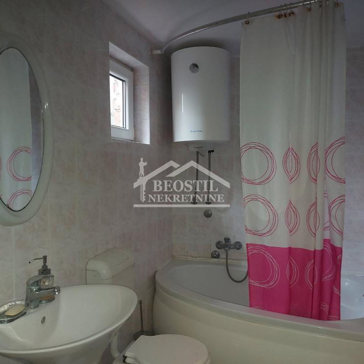 Trosoban stan na prodaju, Hram Svetog Save, Beograd, 85m², 275.000 €