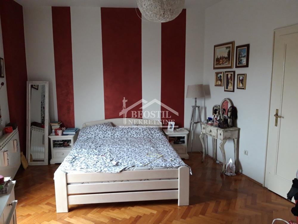 Trosoban stan na prodaju, Skupština, Beograd, 99m², 429.000 €