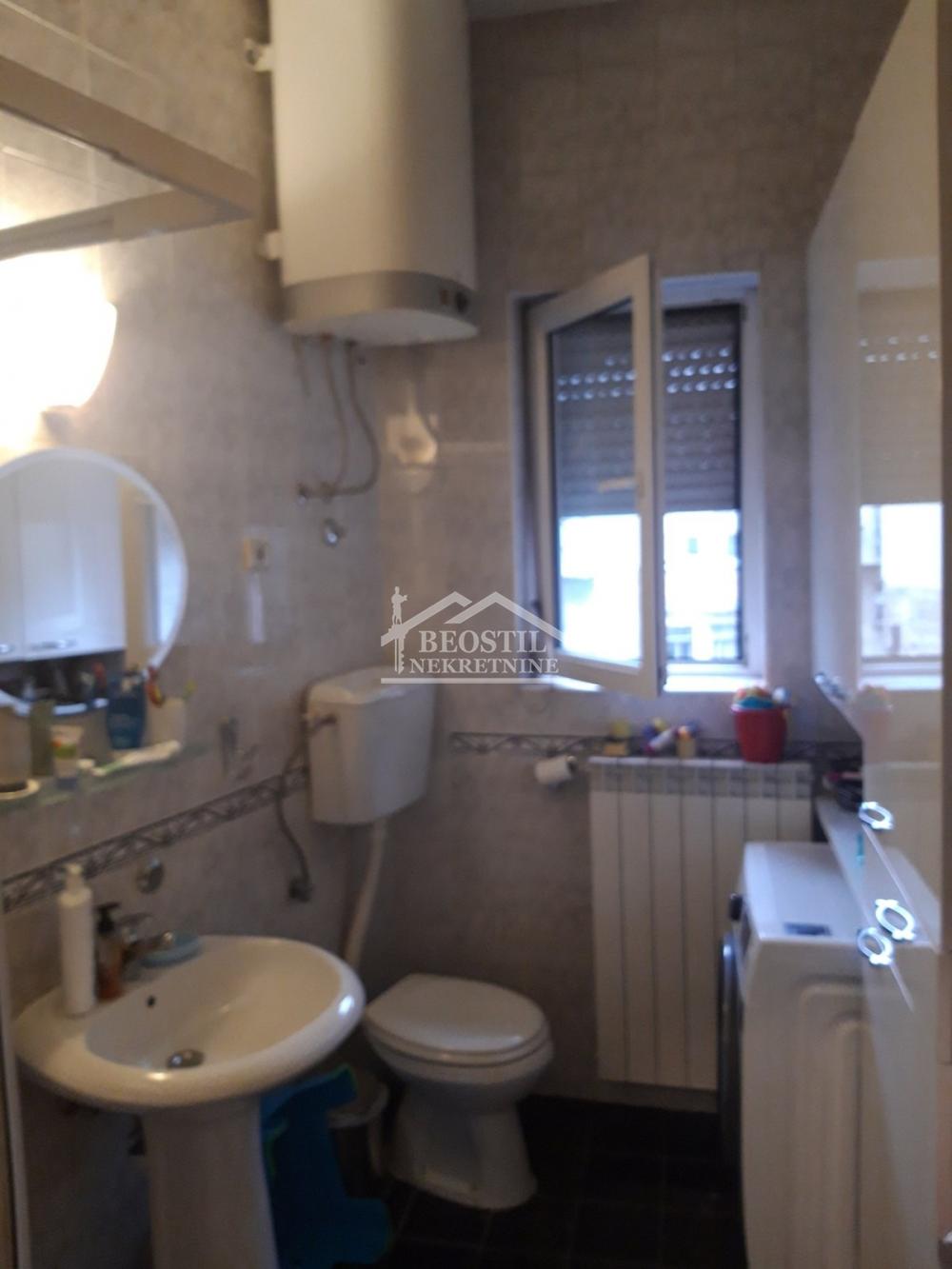 Trosoban stan na prodaju, Skupština, Beograd, 99m², 429.000 €