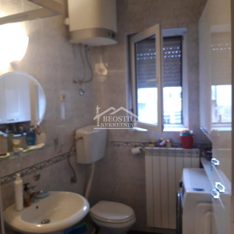 Trosoban stan na prodaju, Skupština, Beograd, 99m², 429.000 €