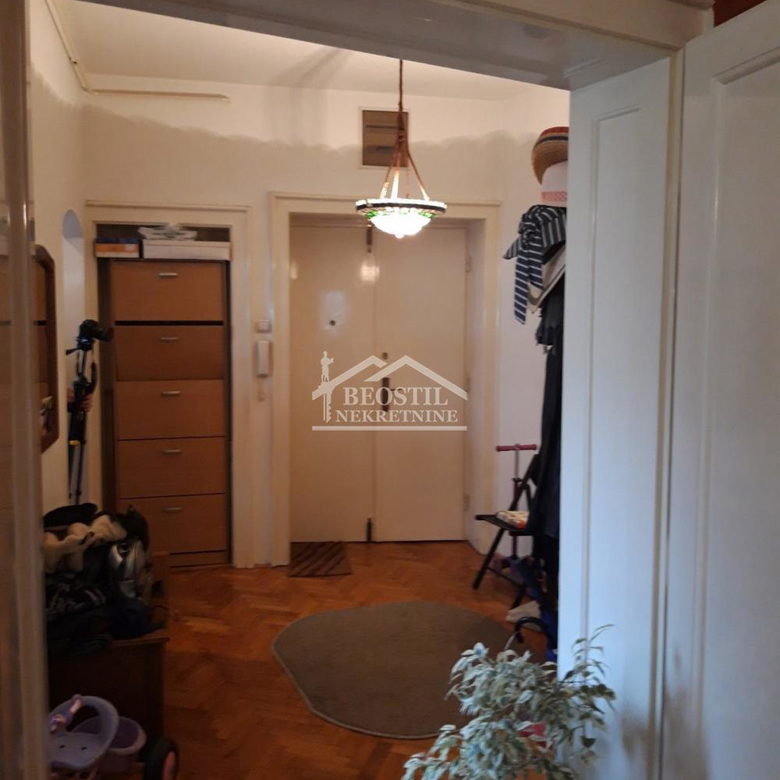 Trosoban stan na prodaju, Skupština, Beograd, 99m², 429.000 €
